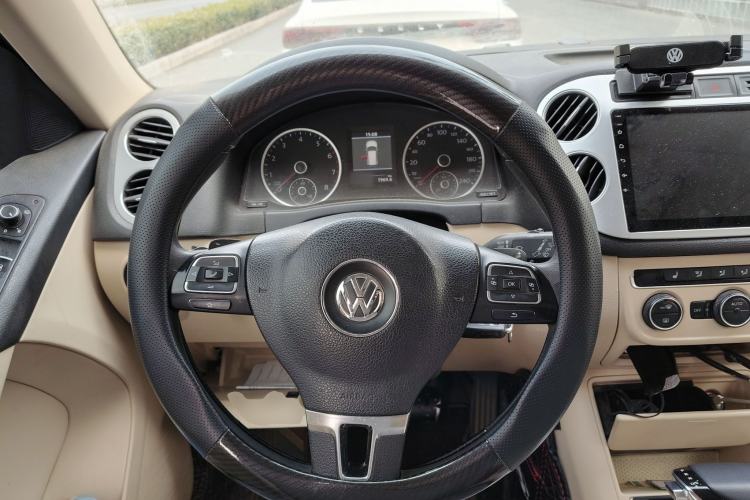 Used Volkswagen Tiguan 2012 2.0 TSI Automatic All-Wheel Drive Elite Edition Steering Wheel