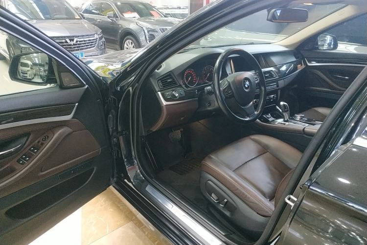 Used BMW 5 Series 2017 525Li Luxury Design Package Driver Seat