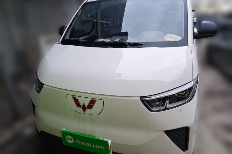 Used Wuling Yangguang 2024 300KM Comfort Version Passenger Van 75kW