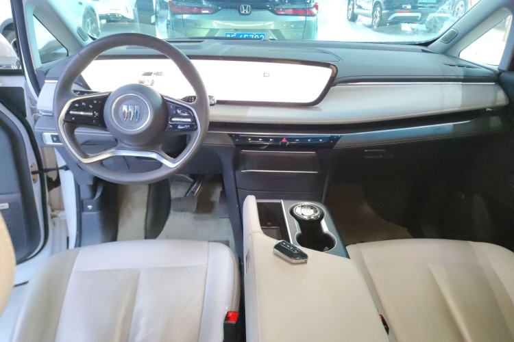 Used Buick GL8 2025 Lu Zun Deluxe Edition Center Console