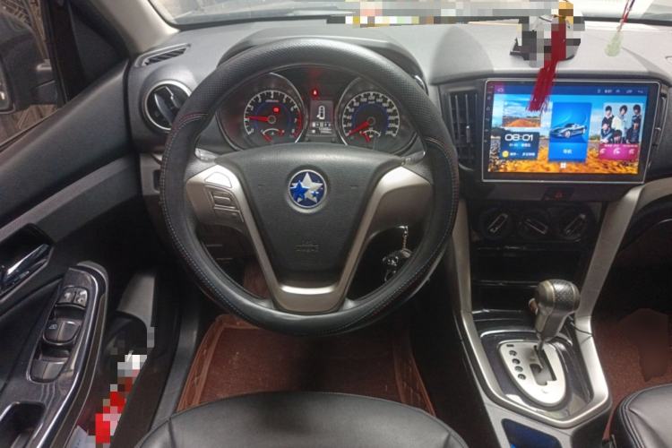 Used Venucia T70 2016 2.0L CVT Smart Choice Edition
