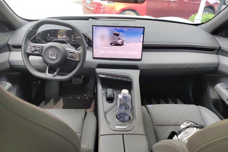 Used Zeekr 001 2024 WE Edition 100 kWh Rear-Drive Center Console