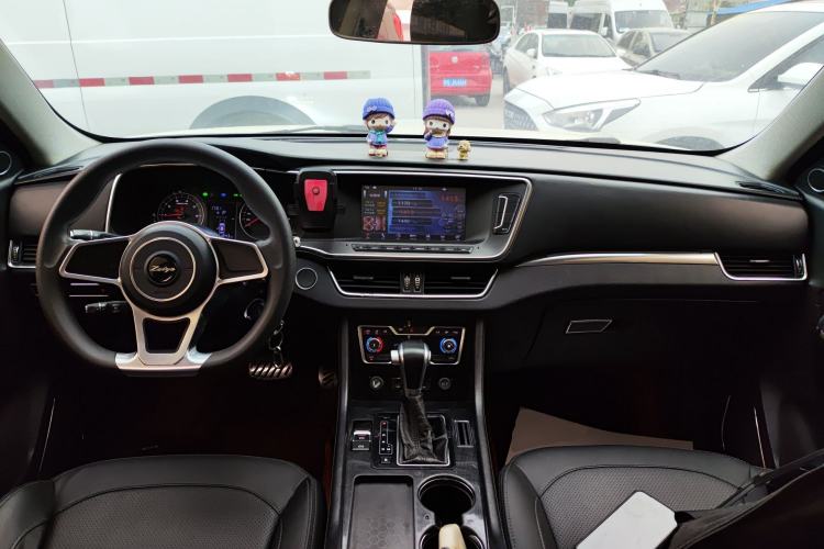 Used Zotye T600 Coupe 2017 1.5T Automatic Luxury Model Center Console