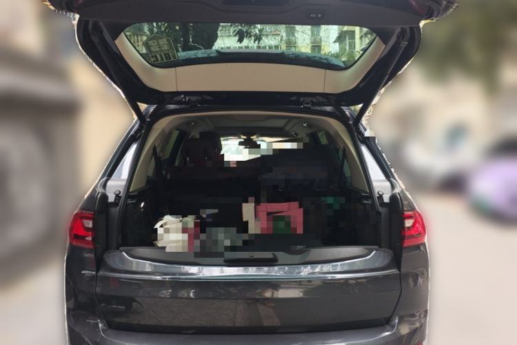 Used BMW X7 2021 xDrive40i Luxury Package with Leading Features Trunk