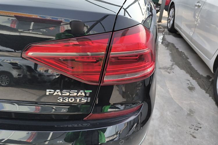 Used Volkswagen Passat 2017 330TSI DSG Luxury Edition
