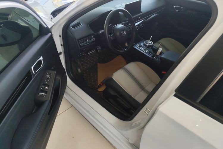 Used Honda Civic 2023 2.0L eHEV Sharp Edition Interior 3