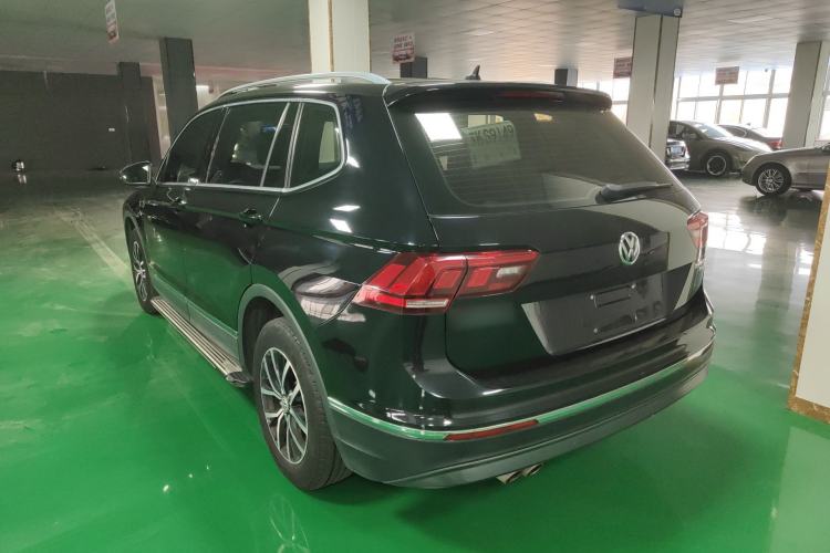 Used Volkswagen Tiguan L 2018 330TSI Automatic Two-Wheel Drive Luxury Edition Exterior 2
