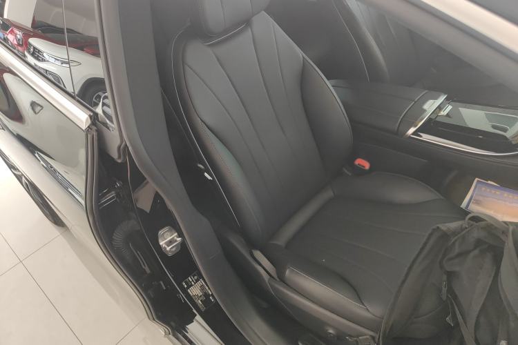 Used Mercedes-Benz EQE 2022 350 Pioneer Edition Right Front Seat