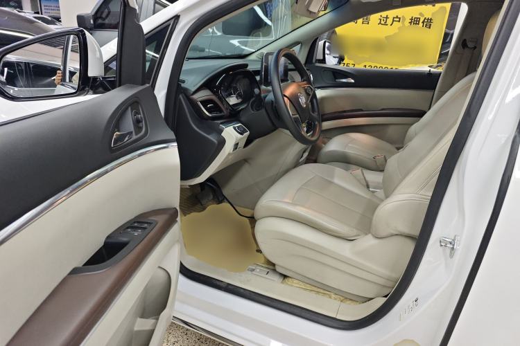 Used Buick GL8 2023 Land Executive Class Comfort Model
