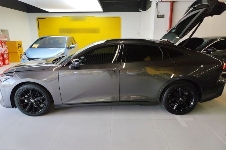 Used Changan UNI-V 2023 1.5T Prestige Model