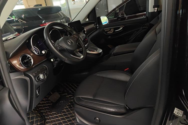 Used Mercedes-Benz V-Class 2021 V 260 Avantgarde Edition Left Front Seat