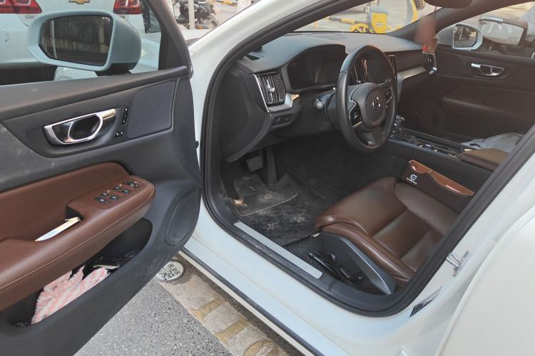 Used Volvo S60 2020 T4 Zhiyi Luxury Edition