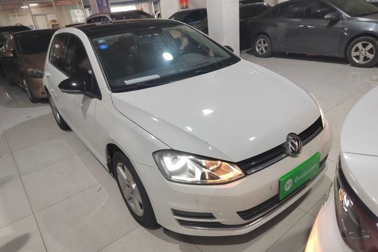 Used Volkswagen Golf 2017 1.6L Automatic Comfort Million-Vehicle Anniversary Edition Front Right 45 Deg