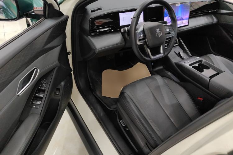 Used BYD Qin L 2025 EV 545KM Beyond Version Interior 3