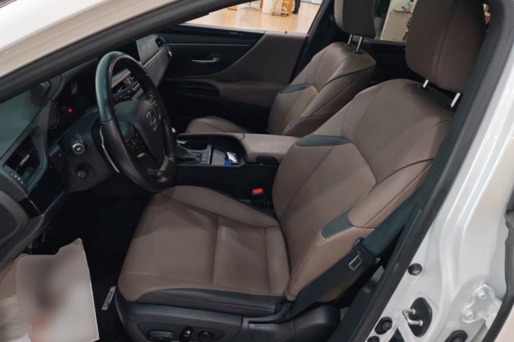 Used Lexus ES 2022 200 Excellence Edition
