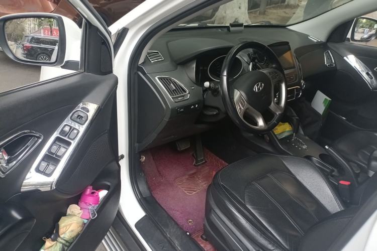 Used Hyundai ix35 2013 2.0L Automatic Two-Wheel Drive Smart GLS China IV Standard