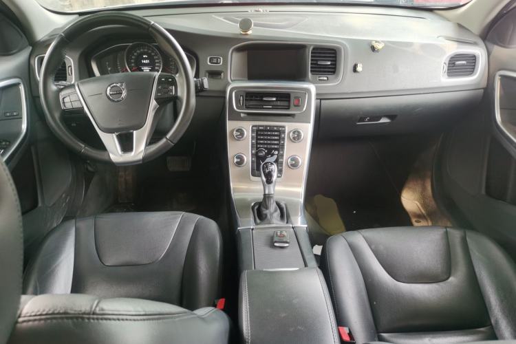 Used Volvo S60 2018 S60L T3 Smart Progress Edition Center Console