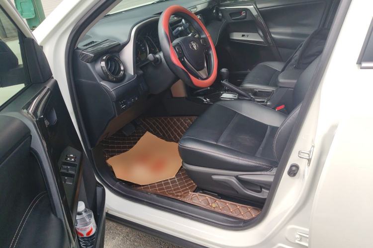 Used Toyota RAV4 2019 2.0L CVT Two-Wheel Drive Pioneer Edition China V Standard
