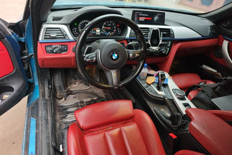 Used BMW 4 Series 2019 425i Convertible M Sport Night Edition Center Console