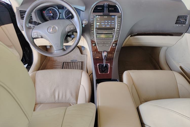 Used Lexus ES 2010 240 Luxury Edition Center Console
