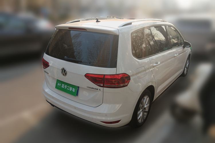 Used Volkswagen Touran 2016 Volkswagen Touran L 280TSI DSG Comfort Edition Rear Right 45 Deg