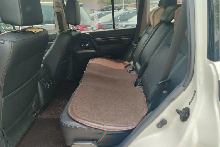 Used Mitsubishi Pajero 2017 V97 3.8L 5-Door GLS Model with Sunroof – Middle East
