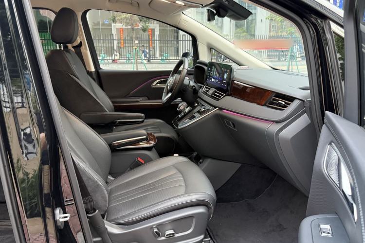 Used Hongqi HQ9 2023 2.0T Smart Connect Flagship Edition Interior 7