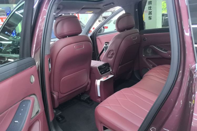 Used Hima AITO M8 2025 Extended-Range Ultra Version 53.4 kWh 5-Seater Edition Left Rear Seat