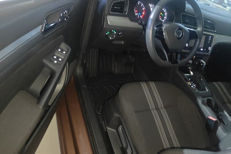 Used Volkswagen Lamando 2015 230TSI DSG Fashion Edition Driver Seat