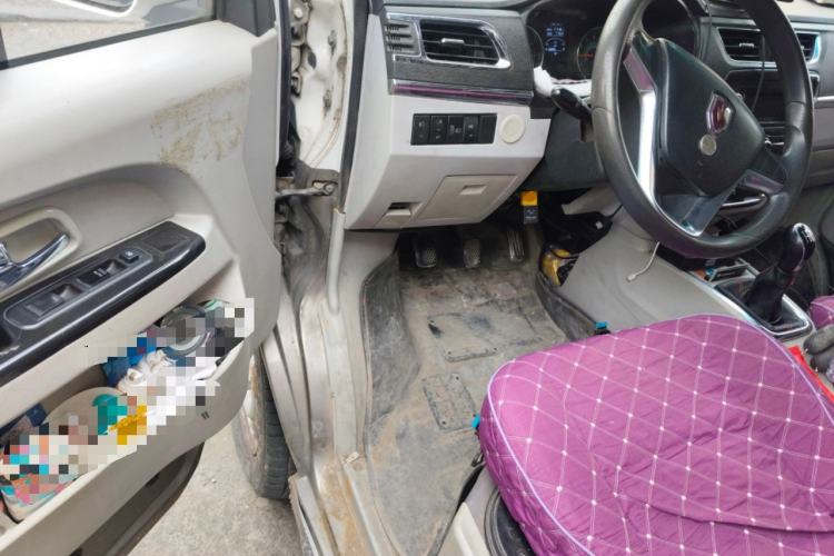 Used Jinbei New Hiace X30L 2018 1.5L Wealth Edition DLCG14 Driver Seat