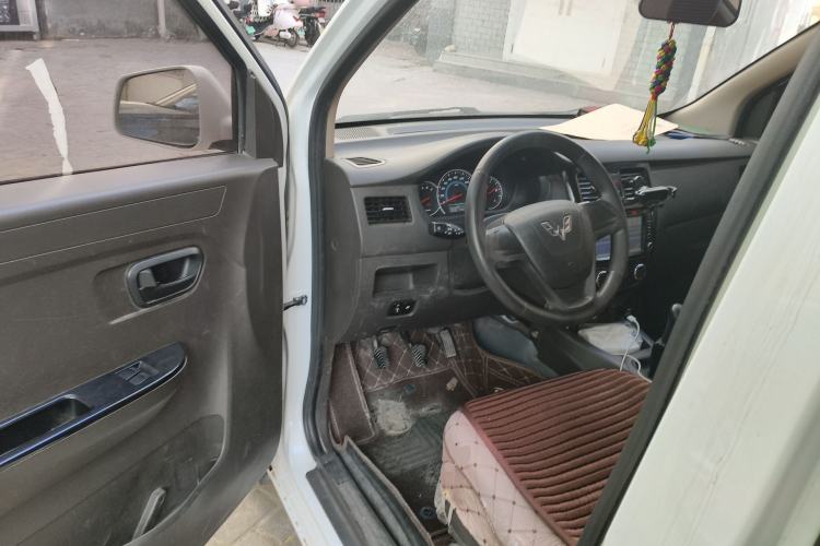 Used Wuling Rongguang V 2016 1.5L Standard Version