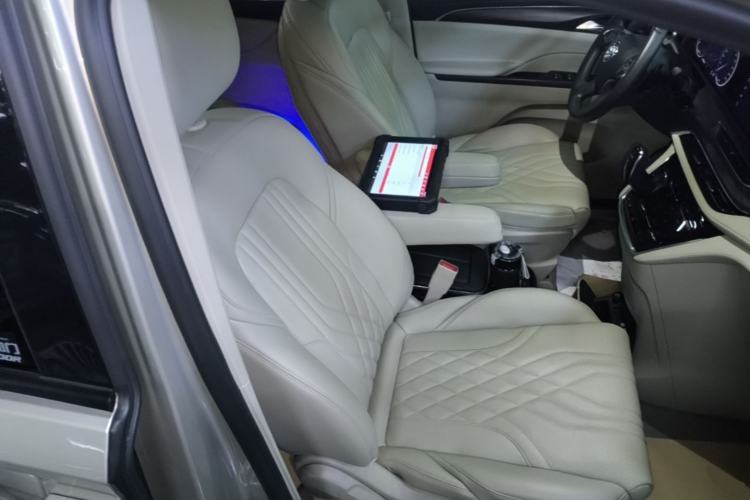 Used Buick GL8 2022 ES Landtrek 653T Comfort Edition Right Front Seat