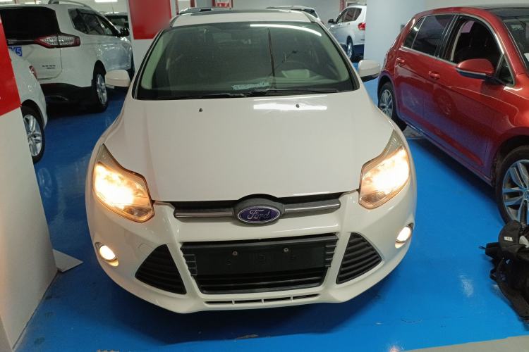 Used Ford Focus 2012 Hatchback 1.6L Manual Fashion Edition Front