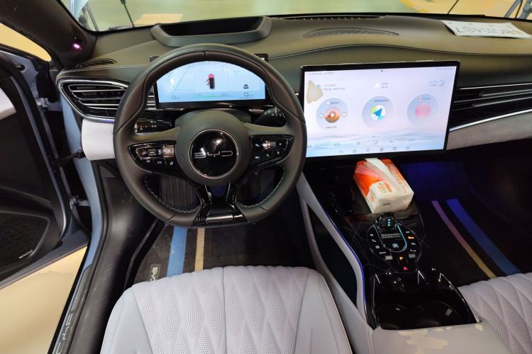 Used BYD Seal 2022 700 km Long-Range Rear-Wheel-Drive Version Steering Wheel