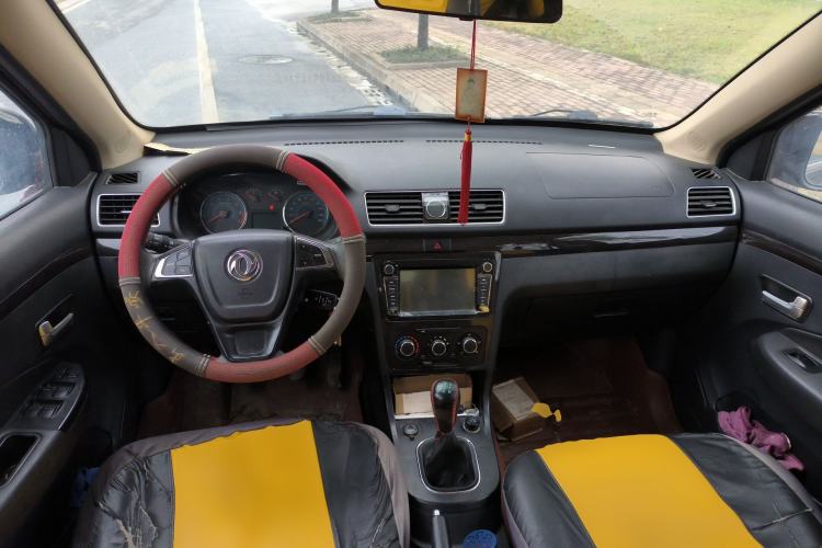 Used Dongfeng Fengon 370 2016 1.5L Manual Elite Home Edition 7-Seater