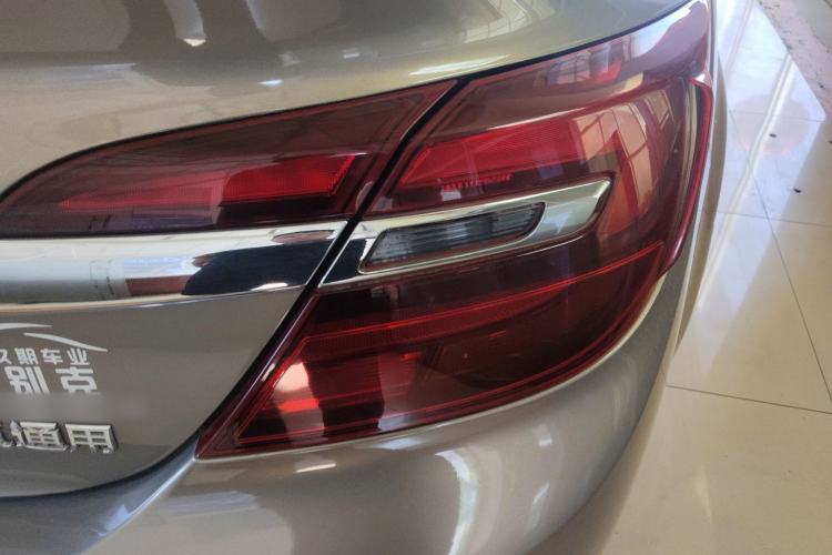 Used Buick Regal 2015 1.6T Leading Technology Model Right Rear Taillight