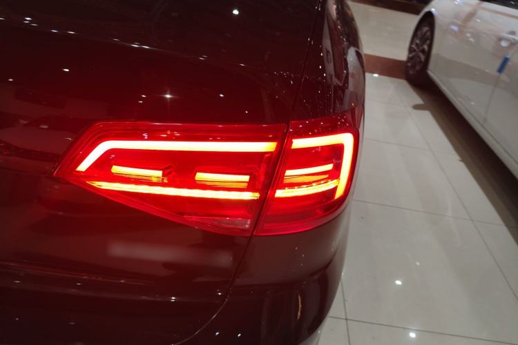 Used Volkswagen Sagitar 2015 1.6L Automatic Comfort Model
