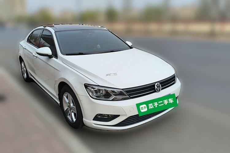 Used Volkswagen Lamando 2015 230TSI DSG Fashion Edition Front Right 45 Deg