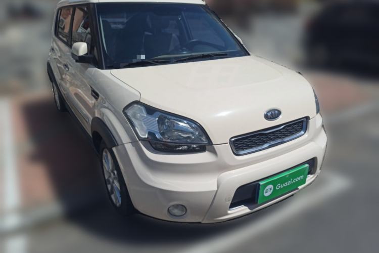 Used Kia Soul 2013 1.6L AT Premium Front Right 45 Deg