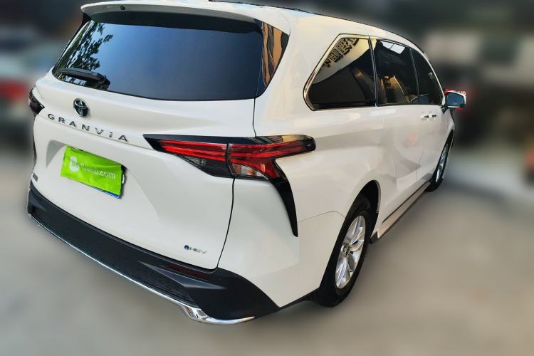 Used Toyota Granvia 2024 2.5L Hybrid Comfort Edition
