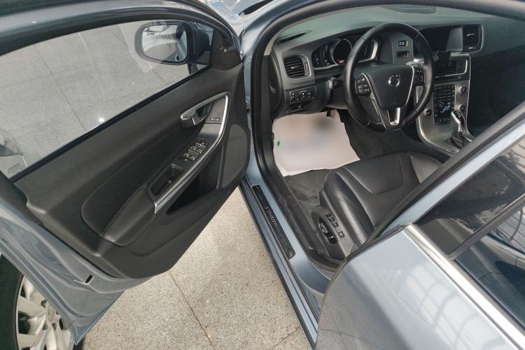 Used Volvo S60 2018 S60L T5 Intelligent Drive Progressive Edition
