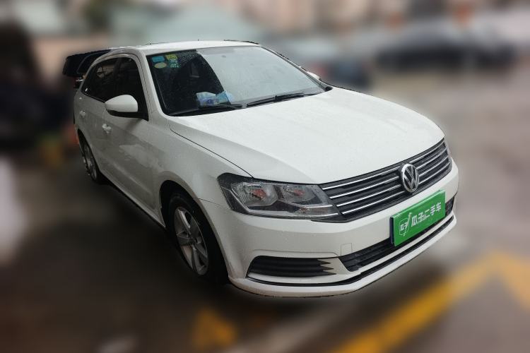 Used Volkswagen Gran Lavida 2015 1.6L Automatic Fashion Edition Front Right 45 Deg