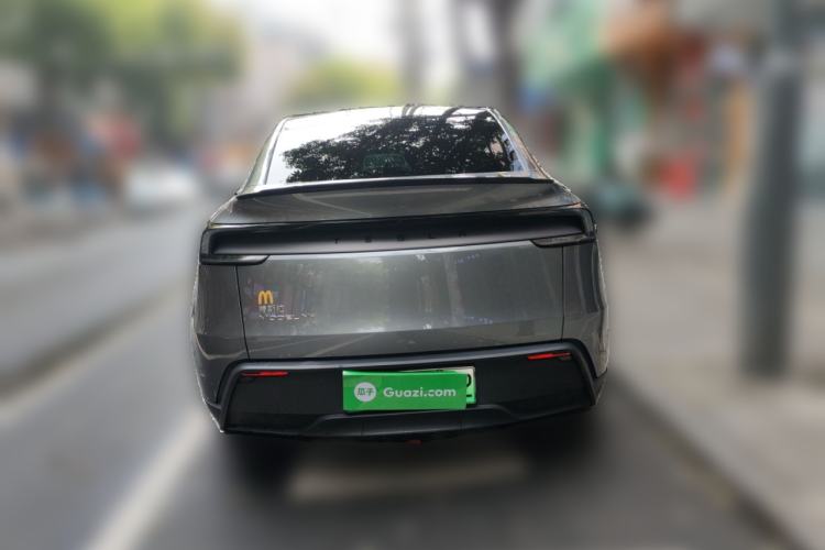 Used Tesla Model Y 2025 Long-Range All-Wheel-Drive Version