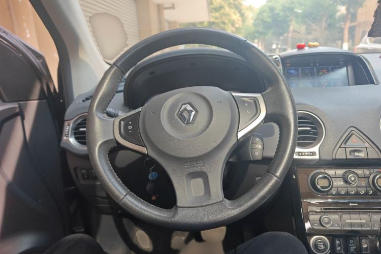 Used Renault Koleos 2014 2.5L 4x4 Comfort Edition
