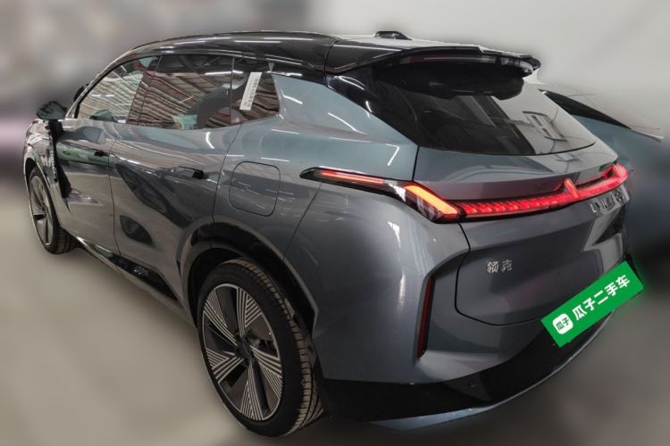 Used Lynk & Co 08 EM-P 2025 220 km All-Wheel-Drive Performance Halo