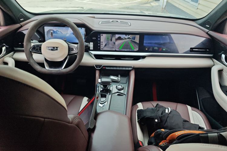 Used Geely Auto Monjaro L 2021 2.0TD DCT EVO Two-Wheel Drive Smart Luxury Version Center Console