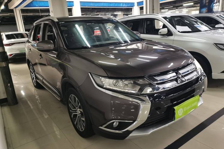 Used Mitsubishi Outlander 2017 2.0L Two-Wheel Drive Glory Edition 5 Seats

