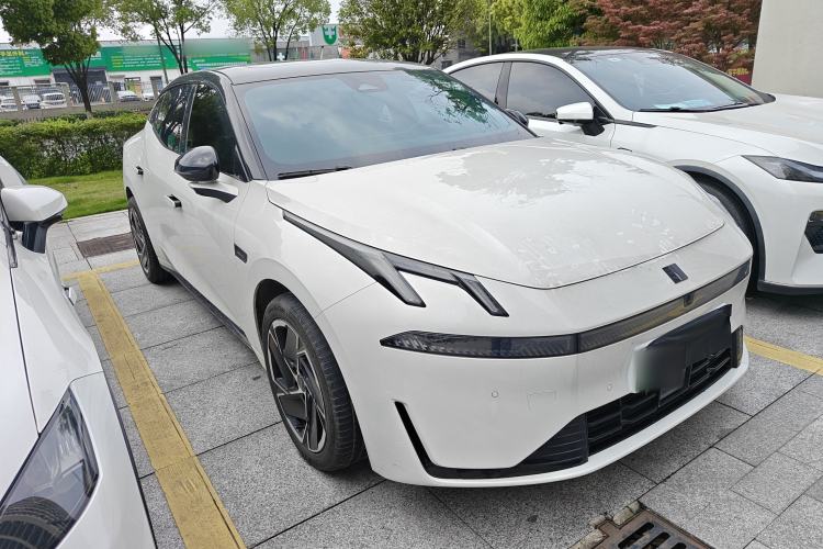 Used Lynk & Co 07 2024 EM-P 126 Long-Range Pro Exterior 1