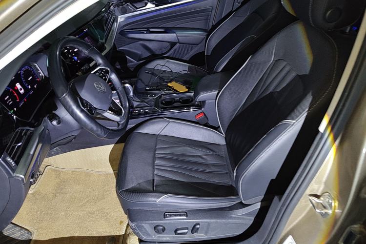 Used Volkswagen Passat 2022 330TSI Luxury Edition Left Front Seat