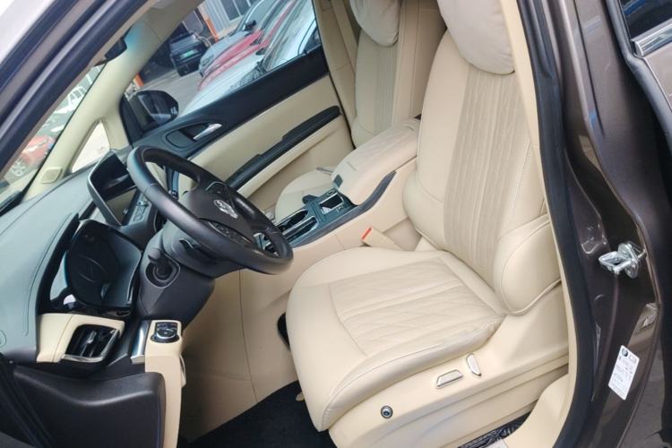 Used Buick GL8 2023 Facelifted Land Cruiser Executive Luxury Version